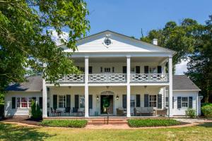 Riverfront Denton Estate on 7 Acres w Heated Pool