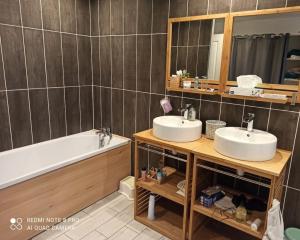 Maisons de vacances La maison de Ghislaine : photos des chambres