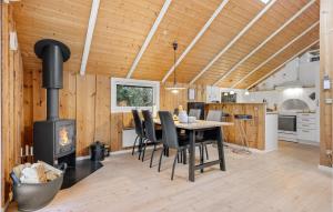 Awesome Home In Oksbøl With Wifi