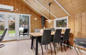 Awesome Home In Oksbøl With Wifi