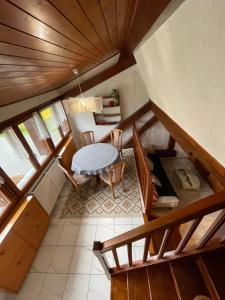 Appartements Rare 2 bedroom with private beach on Lake Annecy : photos des chambres