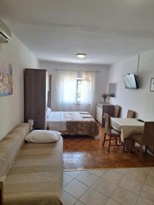 Diana Rooms and Apartments 
