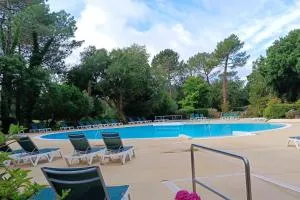 Quiet renovated nest with a nice view of the golf - 莱昂