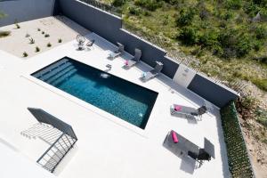 Villa Helvetia with heated pool