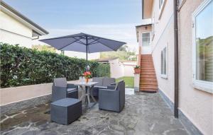 2 Bedroom Cozy Apartment In Camaiore