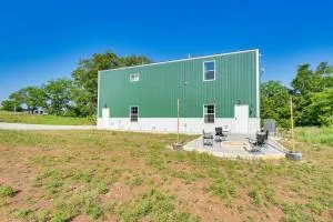 Indoor Recreation Room at Skiatook Vacation Rental - Skiatook