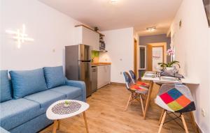 2 Bedroom Stunning Apartment In Pula