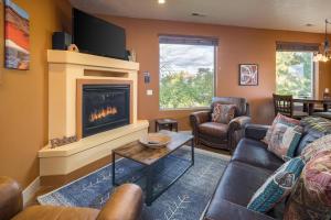 3415 South Village Loop