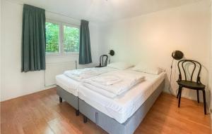 Lovely StaCaravan In Putten With Wifi