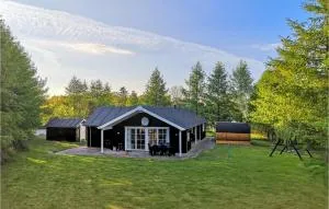 Nice Home In Glesborg With Sauna - Nørager