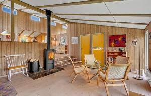 Amazing Home In Allingåbro With Wifi