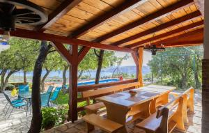 Lovely Home In Jablanac With Wifi 