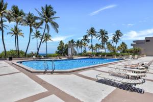 Tropical Retreat with Beach Resort Amenities