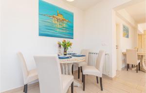 2 Bedroom Beautiful Home In Rogoznica 