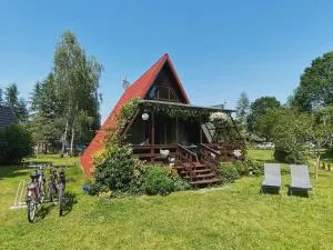 Charmantes Ferienhaus in Isko mit Garten, Grill und Terrasse - Węgorzyno