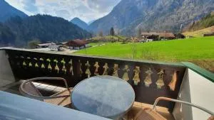 Ferienwohnung mit Terrasse und Bergblick - Schneizlreuth