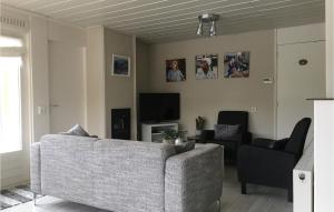 Beautiful Home In Wolphaartsdijk