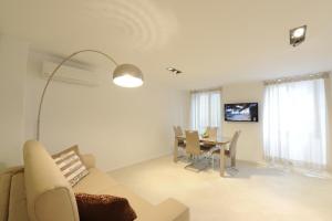 Nette Wohnung in Limone Sul Garda mit Terrasse und Garten und Strand in der Nähe