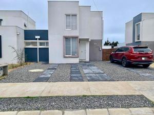 Hermosa Casa El Tabo nueva en condominio