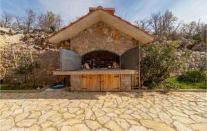 2 Bedroom Awesome Apartment In Ribarica