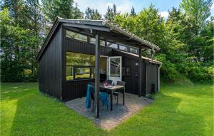 1 Bedroom Beautiful Home In Hampen