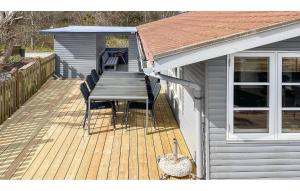 Cozy Home In Grenaa With House Sea View
