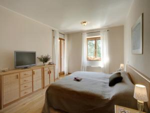 Ferienhaus in Karigador mit Terrasse, Whirlpool und Garten 