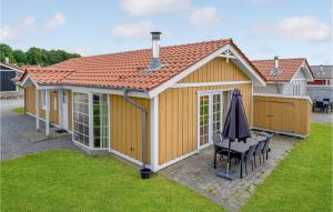 Beautiful Home In Gråsten With Kitchen