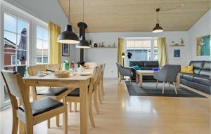 Beautiful Home In Gråsten With Kitchen