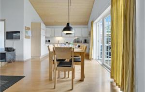 Beautiful Home In Gråsten With Kitchen