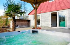 Gorgeous Home In Wemeldinge With Wifi