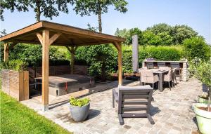 Gorgeous Home In Wemeldinge With Wifi