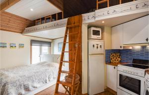 1 Bedroom Lovely Apartment In Skärhamn