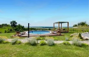 Gorgeous Home In Popovaca With Wifi - Voloder