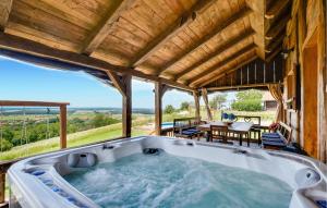 Gorgeous Home In Popovaca With Wifi