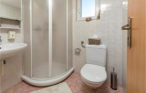 Nice Apartment In Medulin With Kitchen