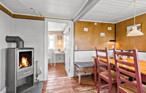 4 Bedroom Nice Home In Blokhus