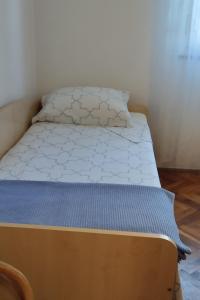 Apartments by the sea Tkon, Pasman - 8244