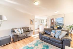 The Commodore 17, 9-11 Donald St - water views, Wi-Fi