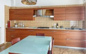 Amazing Apartment In Marina Di Ginosa - بوليكورو