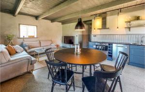 3 Bedroom Awesome Home In Viken