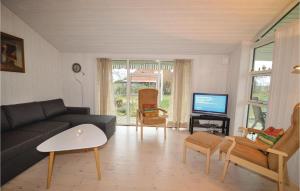 Two-Bedroom Holiday Home In Borre