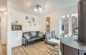 Gorgeous Home In Tossens With Wifi