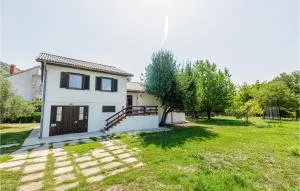 Nice Home In Blato Na Cetini With Wifi - Smoljanovići