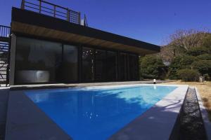 一日一組限定の貸切宿 民藝と憩う宿 -遊心館-