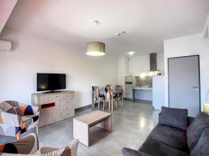 Appartement F2 PMR, climatisé, avec terrasse et parking privé, au cœur de Lamalou-les-Bains - FR-1-451-194