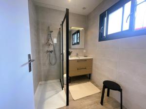 Maisons de vacances Maison de charme renovee pres du port ostreicole, ideale pour vacances a pied ou a velo - FR-1-420-147 : photos des chambres