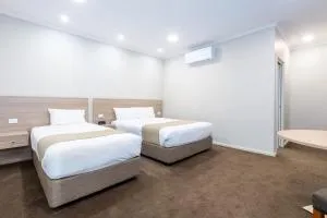 Somerset Hotel - Cooee