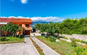 Two-Bedroom Apartment In Razanac