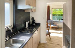 Gorgeous Home In Heinkenszand With Wifi